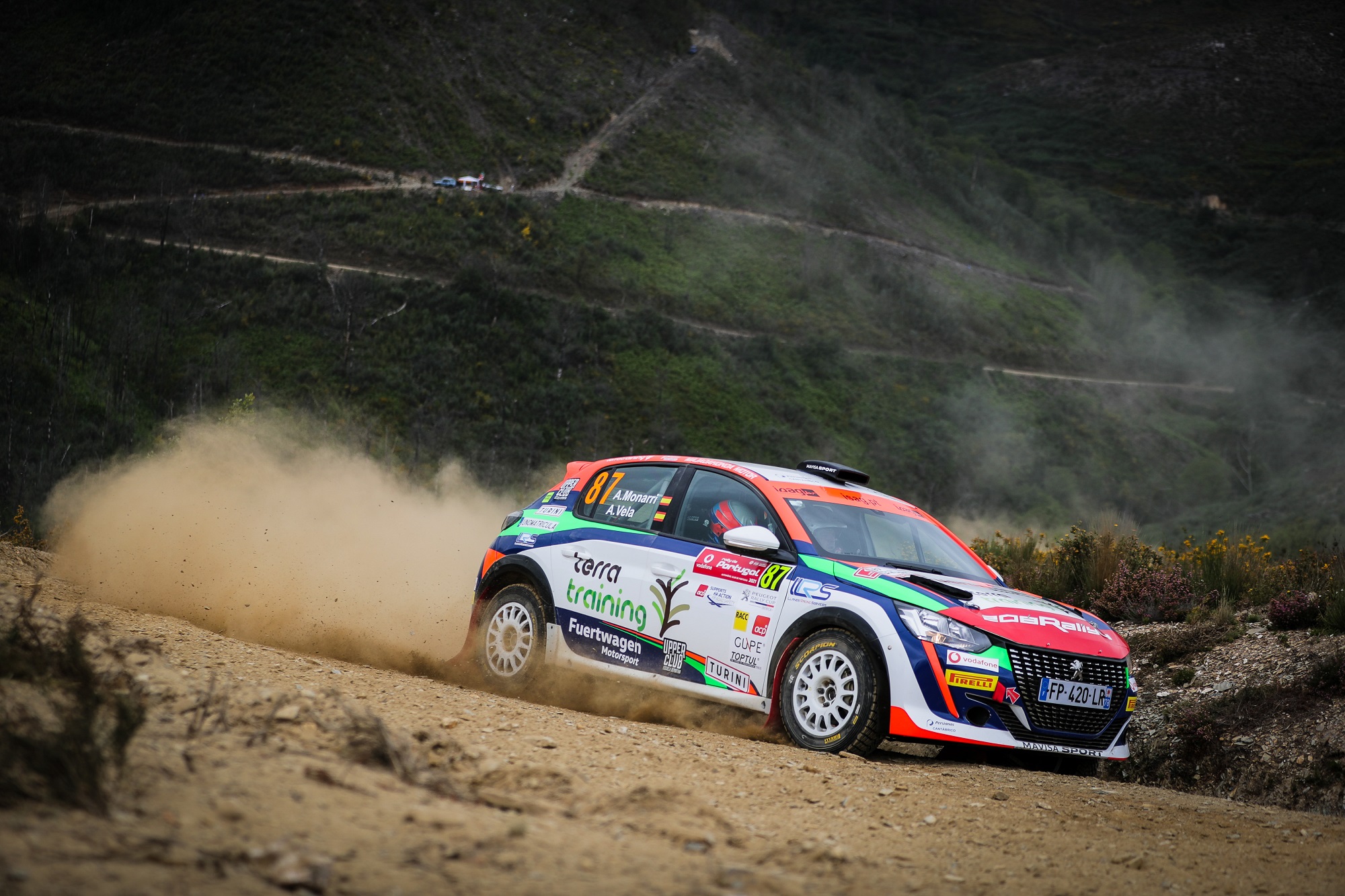 PEUGEOT 208 RALLY4 ESTREIAM-SE NOS PISOS DE ASFALTO DE OURENSE ...